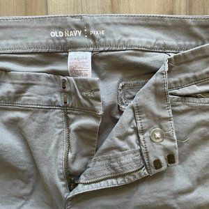 Old Navy Pixie Pants in Medium Gray